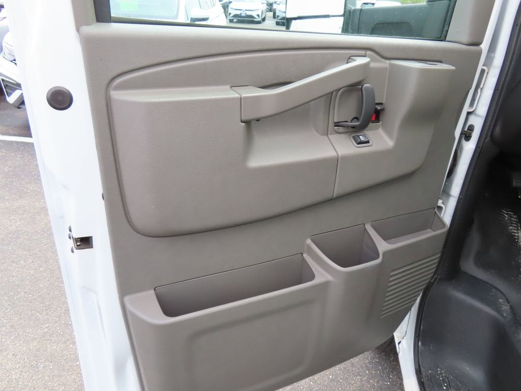 2024 GMC Savana Cutaway 3500 Work Van