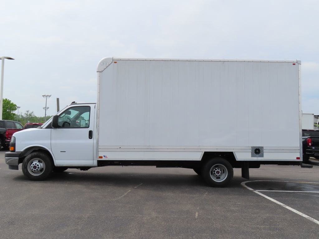 2024 GMC Savana Cutaway 3500 Work Van
