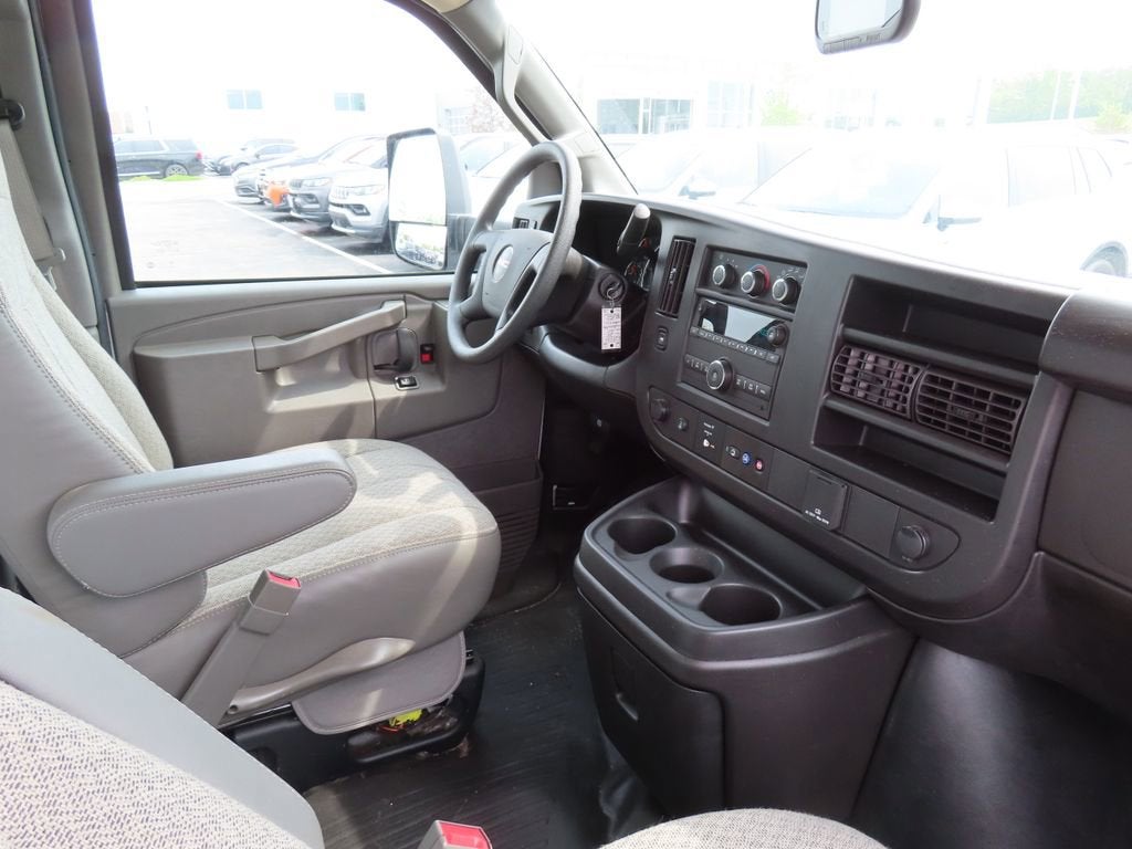2024 GMC Savana Cutaway 3500 Work Van