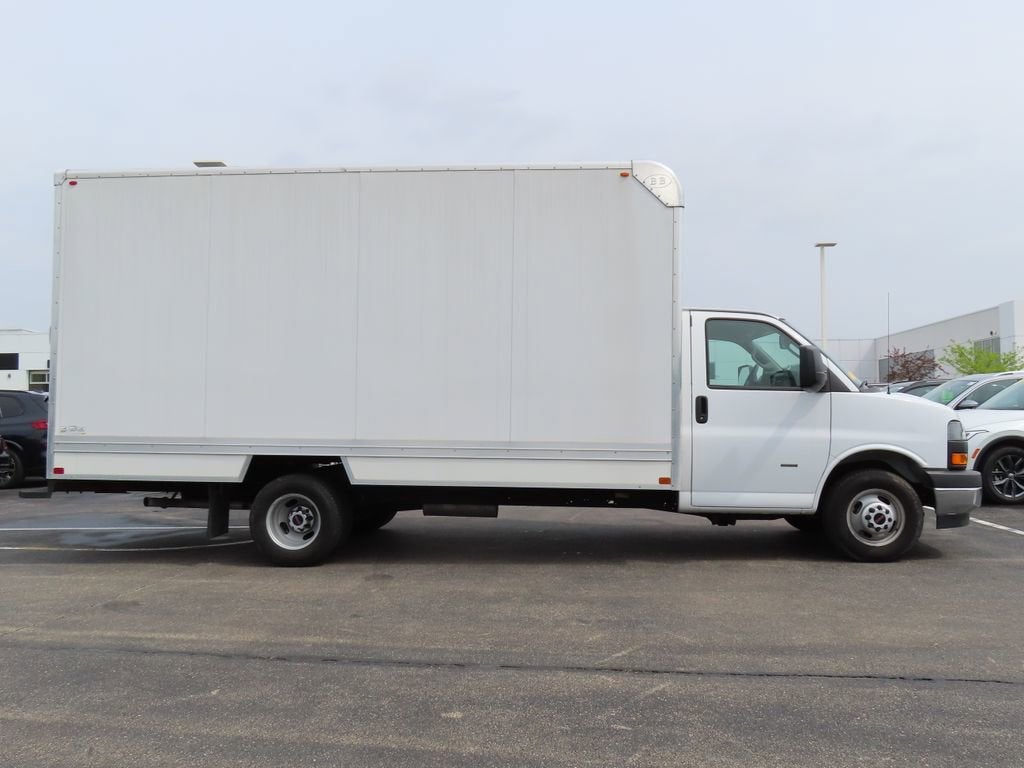 2024 GMC Savana Cutaway 3500 Work Van