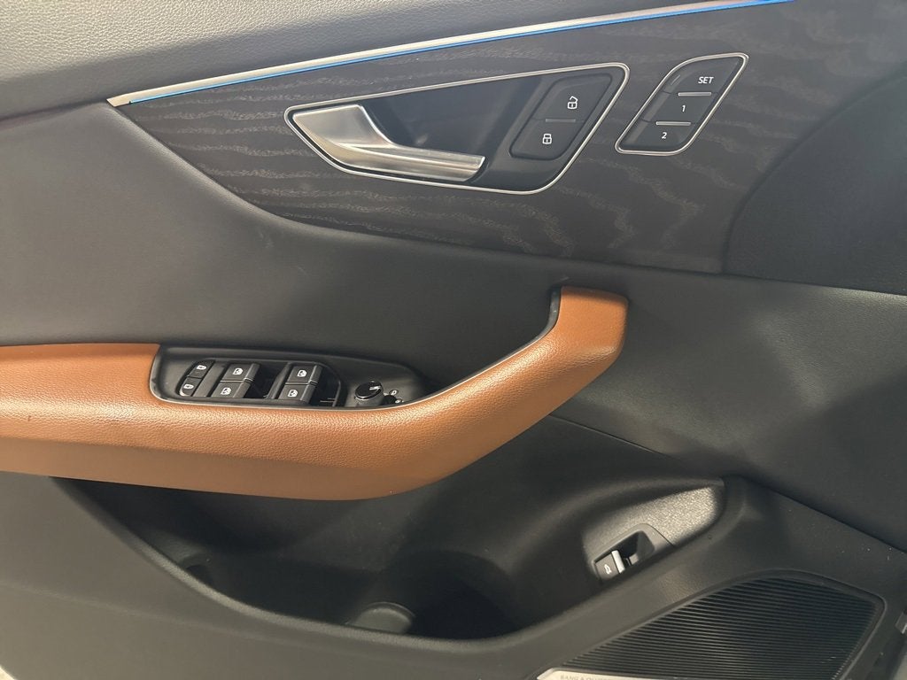 2022 Audi Q8 Premium Plus