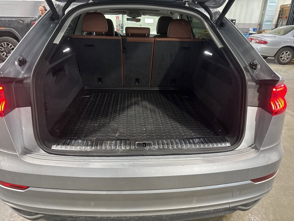 2022 Audi Q8 Premium Plus